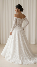 Vestido de Noiva Longo em Renda com Decote Ombro a Ombro e Saia Godê - Imagem 3