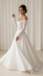 Vestido de Noiva Longo em Renda com Decote Ombro a Ombro e Saia Godê - Imagem 2
