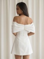 Vestido de Noiva Curto em Bucol com Gola Ombro a Ombro - Imagem 4